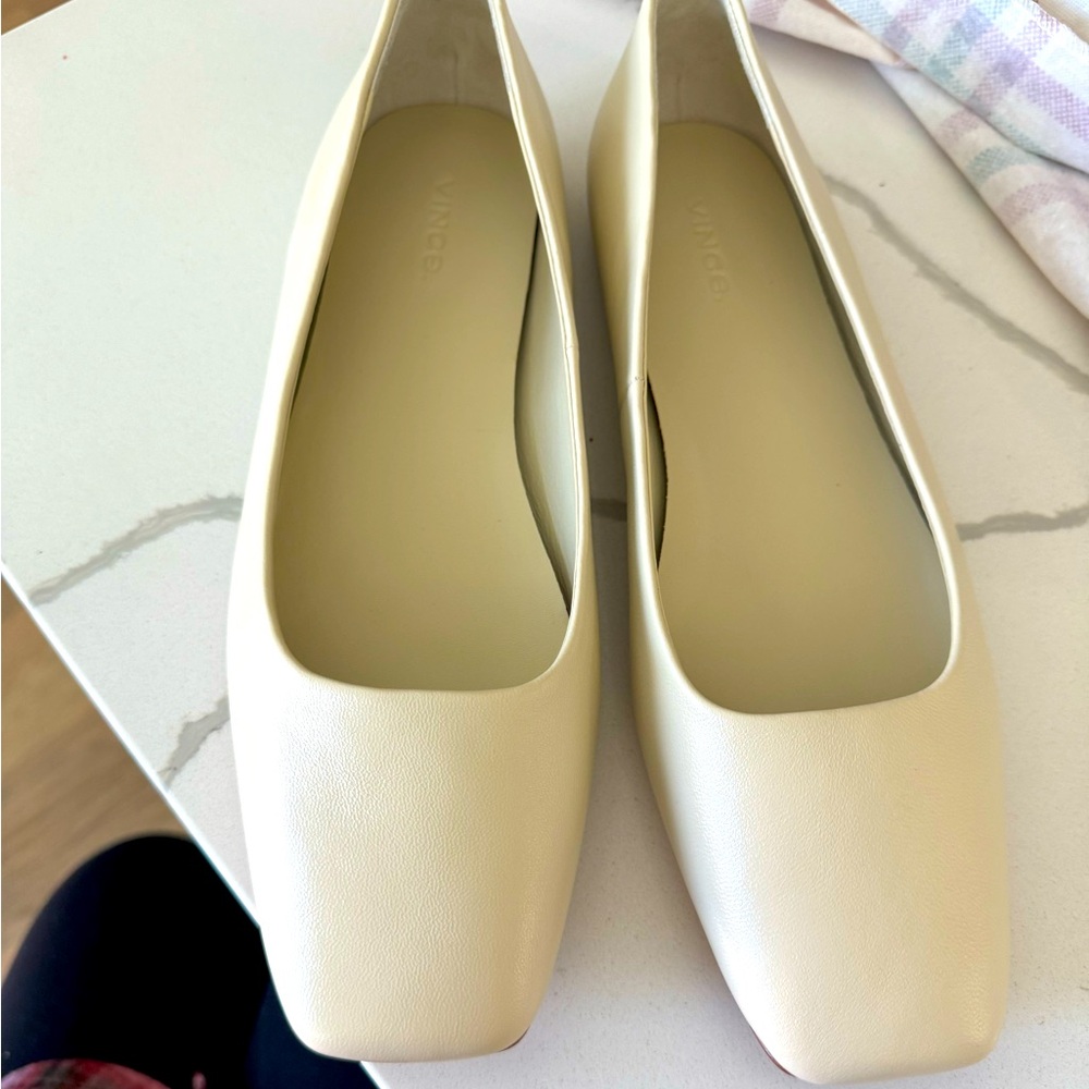 Vince flats size 9 USA 40 EUR NWT